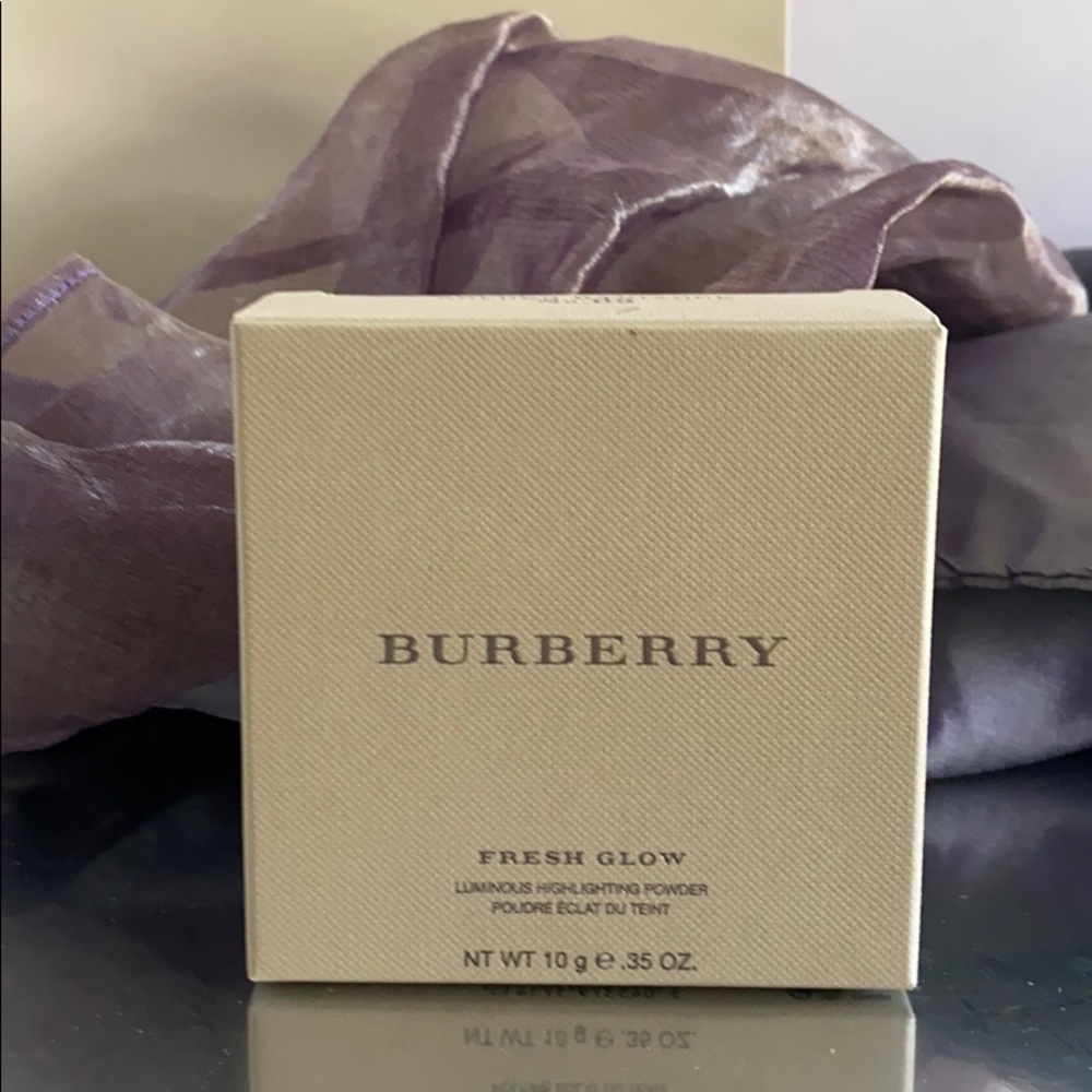 Burberry golden radiance compact 2
